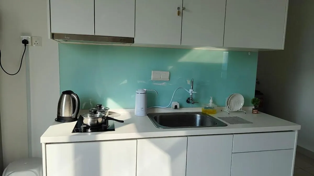 High-Rise Suite With View-Near Gurney & Gleneagles George Town