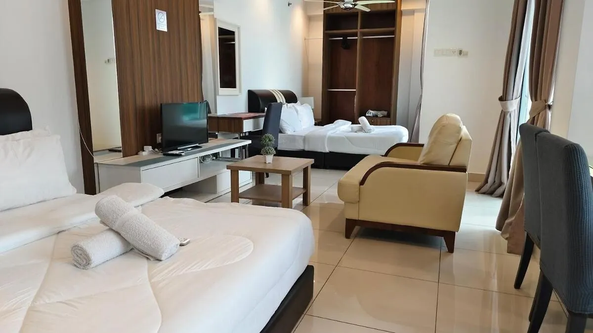 High-Rise Suite With View-Near Gurney & Gleneagles George Town