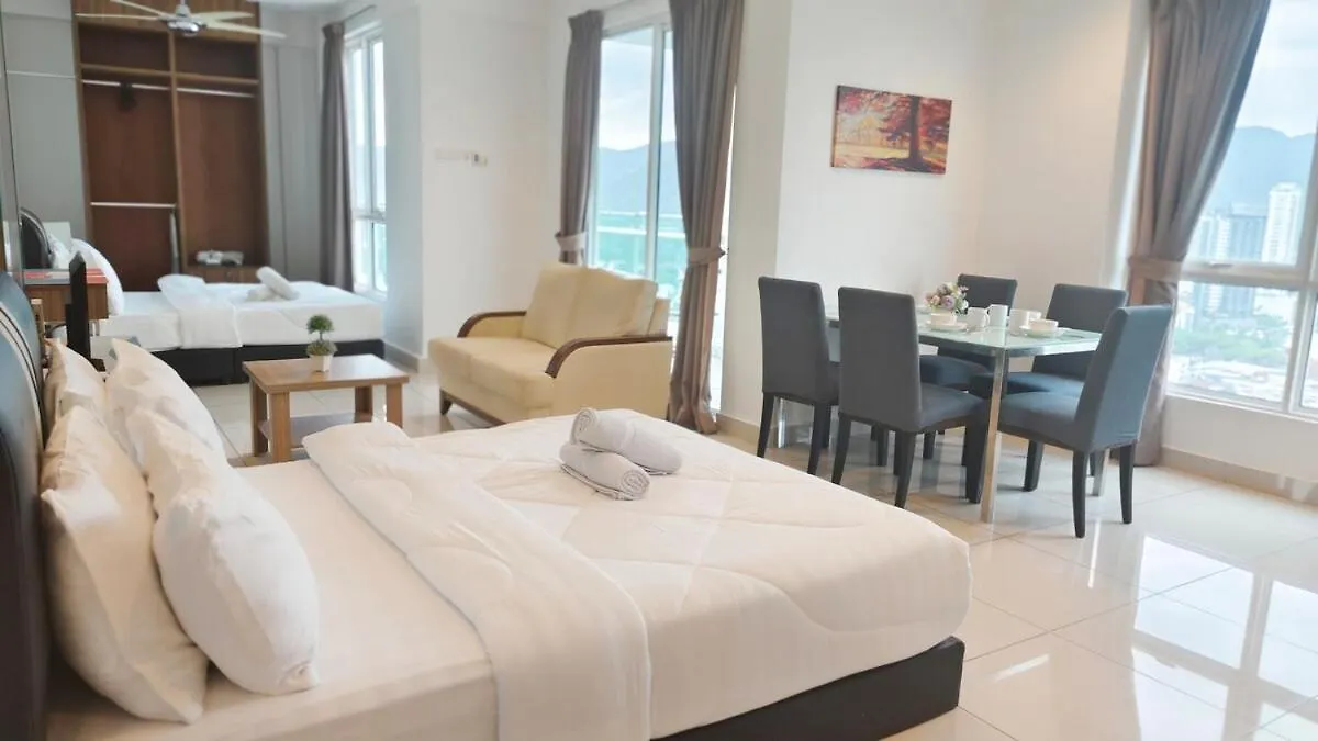 High-Rise Suite With View-Near Gurney & Gleneagles George Town Apartment