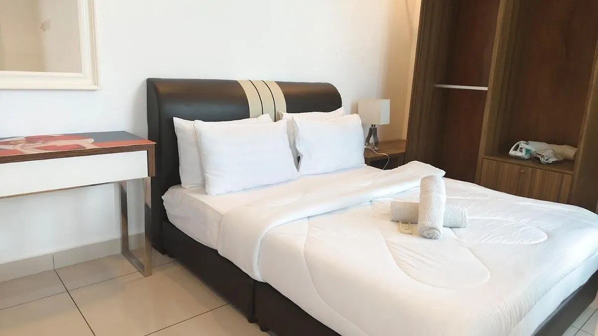 Apartment High-Rise Suite With View-Near Gurney & Gleneagles George Town