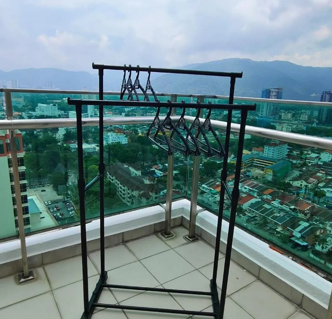 High-Rise Suite With View-Near Gurney & Gleneagles George Town Apartment
